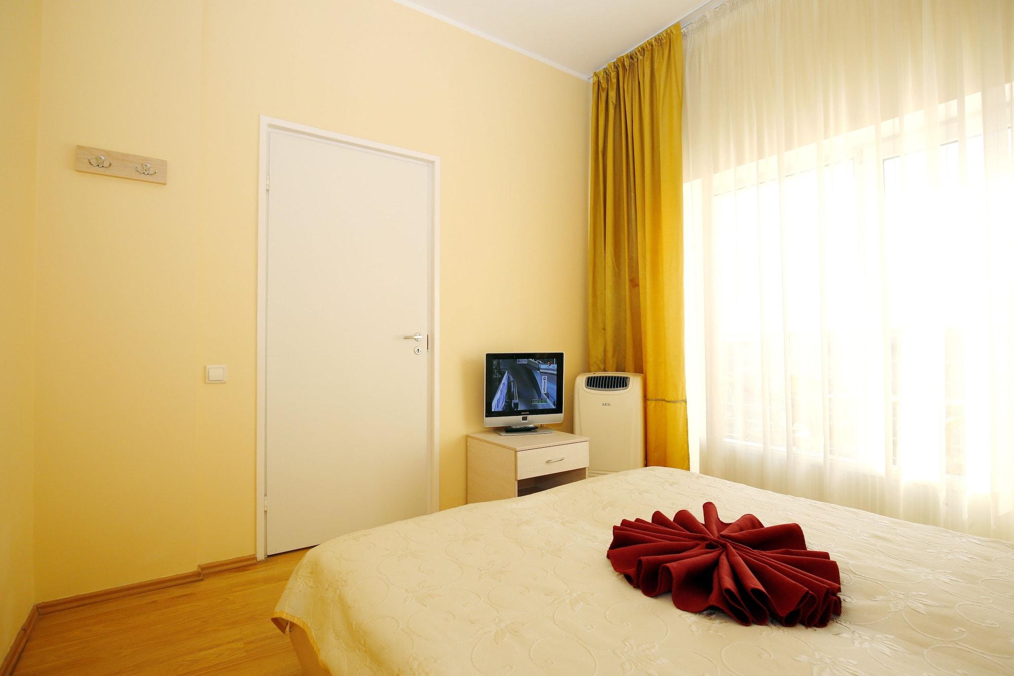 Apart Hotel Tomo Free Parking Riga Exterior photo