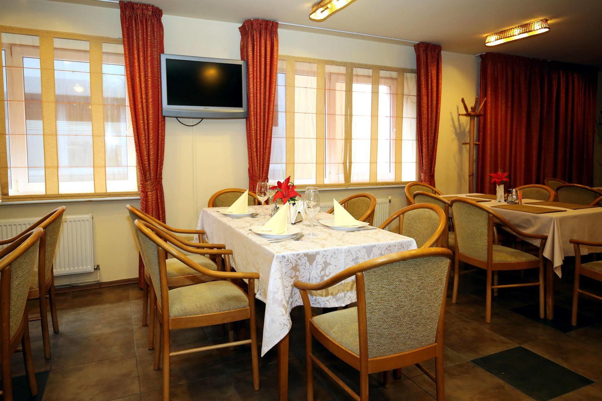 Apart Hotel Tomo Free Parking Riga Exterior photo